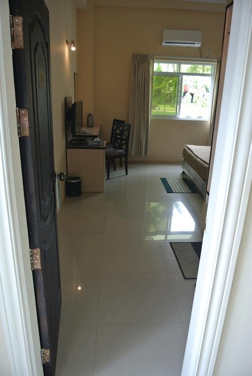 Hotel 72 Yangon Luaran gambar